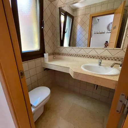 Sunset 4 Bedroom 200m To Beach+fast Wifi Villa