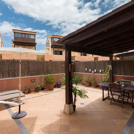 Sunset 4 Bedroom 200m To Beach+fast Wifi Villa *