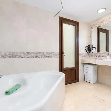 Sunset 4 Bedroom 200m To Beach+fast Wifi Villa Corralejo