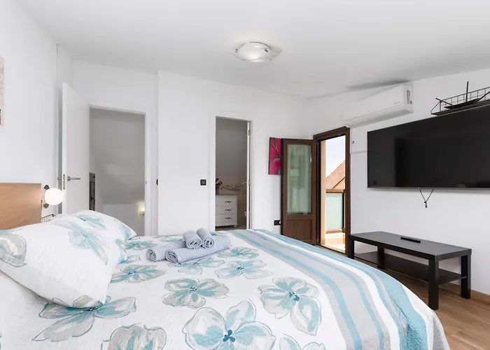 Vila Sunset 4 Bedroom 200m To Beach+fast Wifi