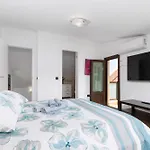Villa Sunset 4 Bedroom 200m To Beach+fast Wifi