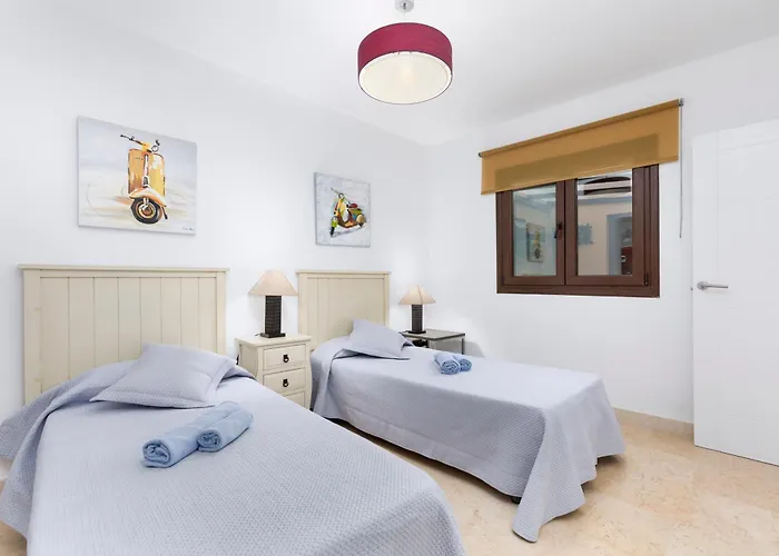 Sunset 4 Bedroom 200m To Beach+fast Wifi *