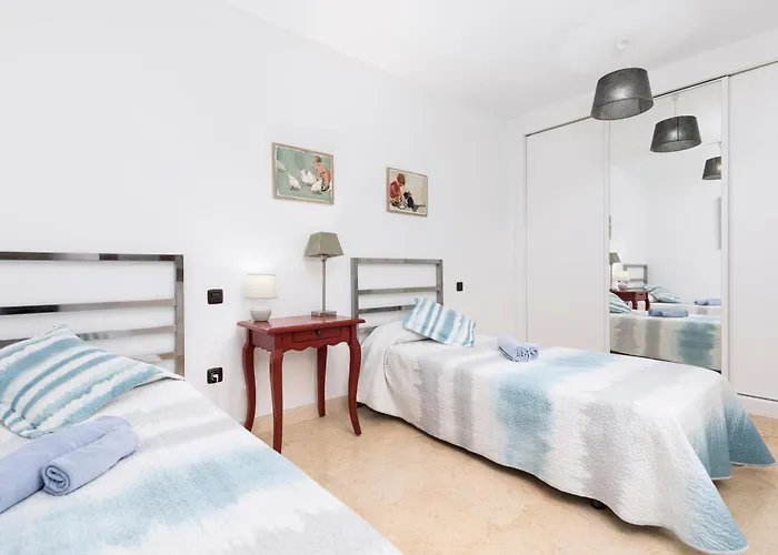 Sunset 4 Bedroom 200m To Beach+fast Wifi