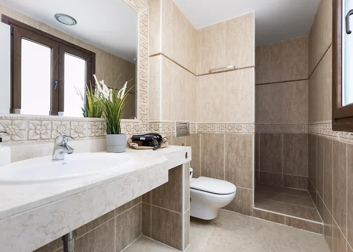 Sunset 4 Bedroom 200m To Beach+fast Wifi Willa