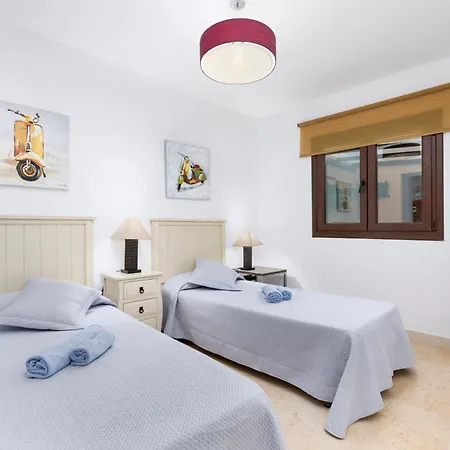 Sunset 4 Bedroom 200m To Beach+fast Wifi *